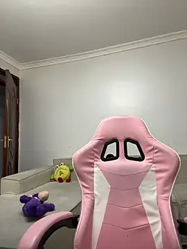 Snapshot of Lil-shawrie chatting on 17, 9, 2025 Lil-shawrie online show from 17, 9, 2025