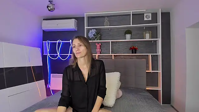 ChristyBrook online show from 23, 10, 2025