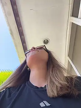 sara calderon online show from 1, 11, 2025