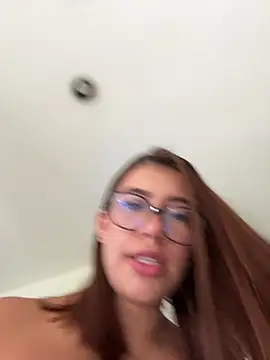 sara calderon online show from 10, 4, 2026