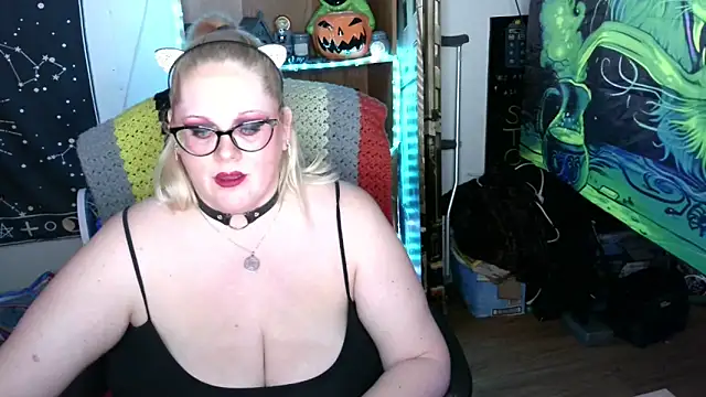 Snapshot of Kinky_Witch chatting on 22, 4, 2026 Kinky Witch online show from 22, 4, 2026