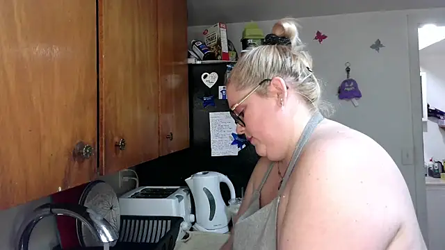 Snapshot of Kinky_Witch chatting on 30, 4, 2026 Kinky Witch online show from 30, 4, 2026