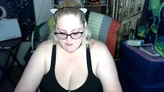 Snapshot of Kinky_Witch chatting on 19, 5, 2026 Kinky Witch online show from 19, 5, 2026