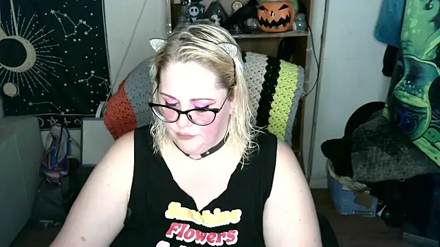 Snapshot of Kinky_Witch chatting on 27, 5, 2026 Kinky Witch online show from 27, 5, 2026