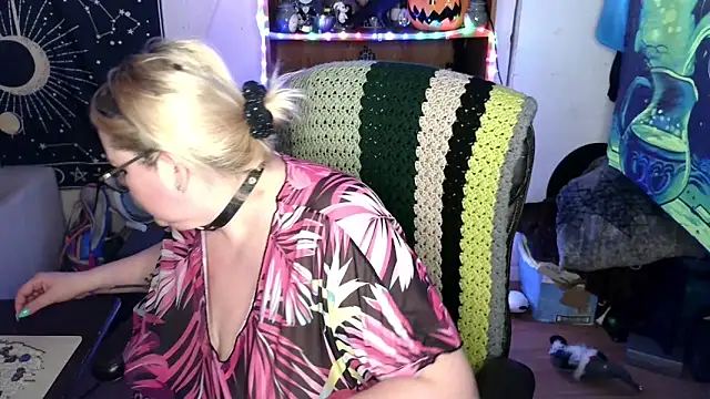 Snapshot of Kinky_Witch chatting on 28, 5, 2026 Kinky Witch online show from 28, 5, 2026