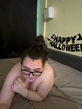 Snapshot of HaleyAyush chatting on 18, 10, 2025 HaleyAyush online show from 18, 10, 2025