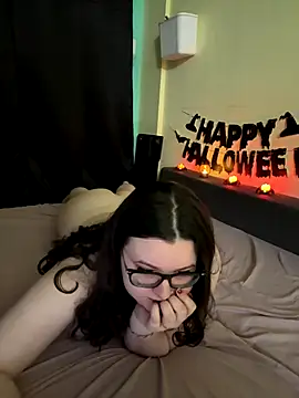 Snapshot of HaleyAyush chatting on 24, 10, 2025 HaleyAyush online show from 24, 10, 2025