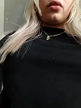 Snapshot of Belinda-Naughty chatting on 18, 10, 2025 Belinda-Naughty online show from 18, 10, 2025