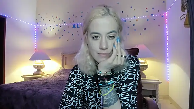 Snapshot of aalokitaa chatting on 17, 6, 2026 aalokitaa online show from 17, 6, 2026