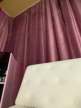 Snapshot of Dari_Toy_ chatting on 23, 6, 2026 Dari Toy online show from 23, 6, 2026