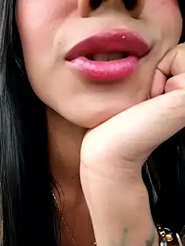 Juliana Xander online show from 12, 11, 2025