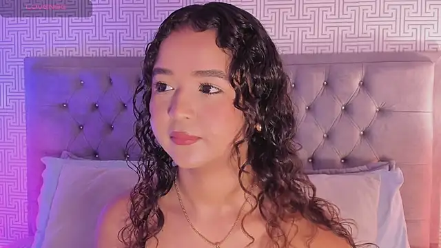 Snapshot of Evaa_Lunna_ chatting on 3, 7, 2026 Evaa Lunna online show from 3, 7, 2026