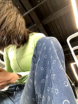 Snapshot of Ninazhang chatting on 29, 11, 2025 Ninazhang online show from 29, 11, 2025