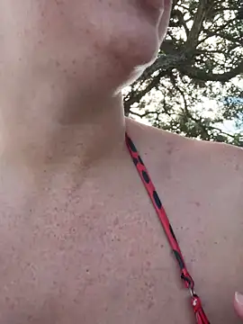 Snapshot of sweetsirenn chatting on 3, 11, 2025 sweetsirenn online show from 3, 11, 2025