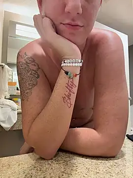 Snapshot of sweetsirenn chatting on 11, 11, 2025 sweetsirenn online show from 11, 11, 2025