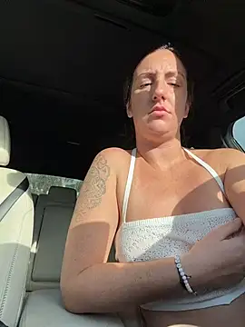 Snapshot of sweetsirenn chatting on 15, 12, 2025 sweetsirenn online show from 15, 12, 2025