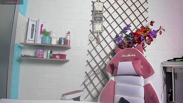 Snapshot of SALOME_KORLAND chatting on 17, 7, 2026 SALOME KORLAND online show from 17, 7, 2026
