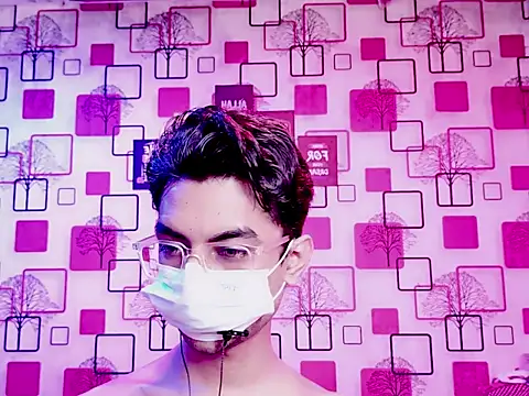 Snapshot of ChiseledCharm chatting on 30, 9, 2025 ChiseledCharm online show from 30, 9, 2025