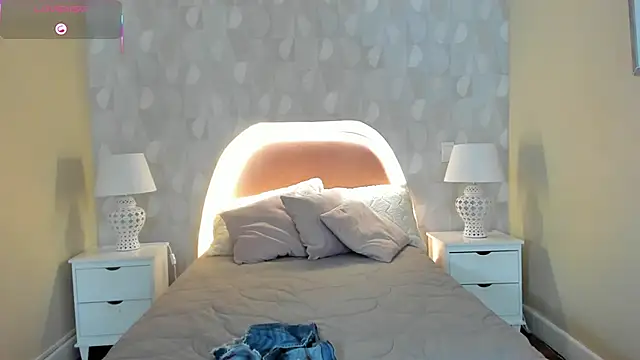 Snapshot of isabella_milf_ chatting on 29, 10, 2025 isabella milf online show from 29, 10, 2025