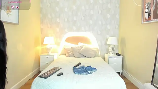 Snapshot of isabella_milf_ chatting on 2, 12, 2025 isabella milf online show from 2, 12, 2025