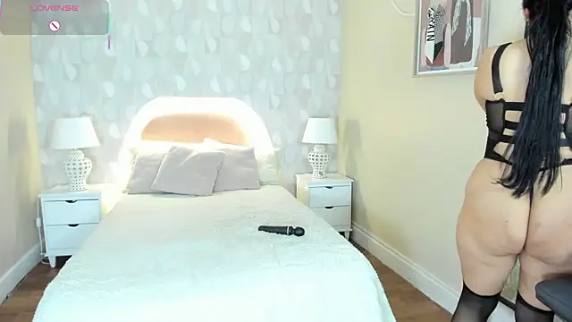 Snapshot of isabella_milf_ chatting on 5, 12, 2025 isabella milf online show from 5, 12, 2025