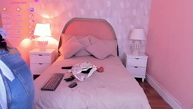 Snapshot of isabella_milf_ chatting on 11, 5, 2026 isabella milf online show from 11, 5, 2026