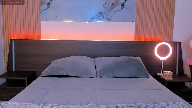 samanthaa moon online show from 4, 4, 2026