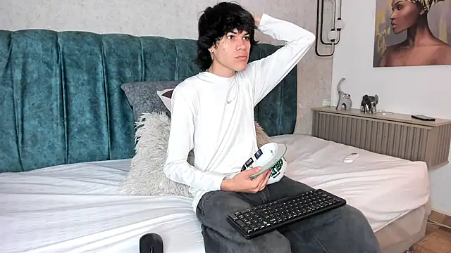 Diamond twink online show from 23, 6, 2026