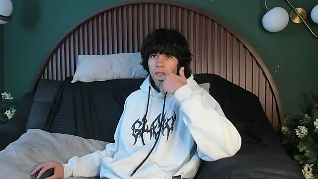 Diamond twink online show from 22, 7, 2026