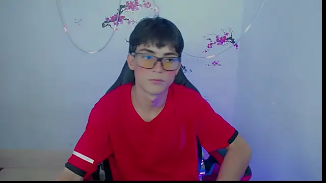 Thommy cute online show from 19, 11, 2025