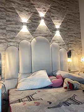 Yassy vazquez online show from 8, 11, 2025