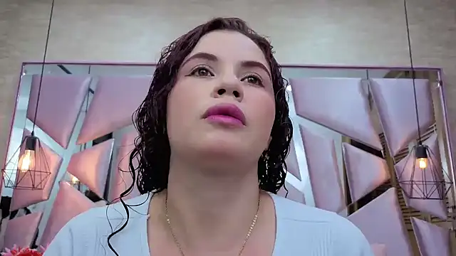 ThaliaCross online show from 31, 3, 2026