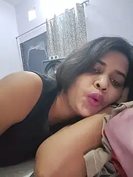 Snapshot of cute_radhikaa chatting on 24, 5, 2026 cute radhikaa online show from 24, 5, 2026