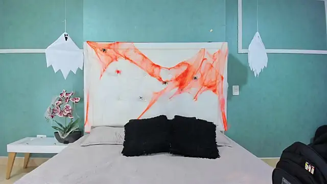 ania gomez online show from 24, 10, 2025