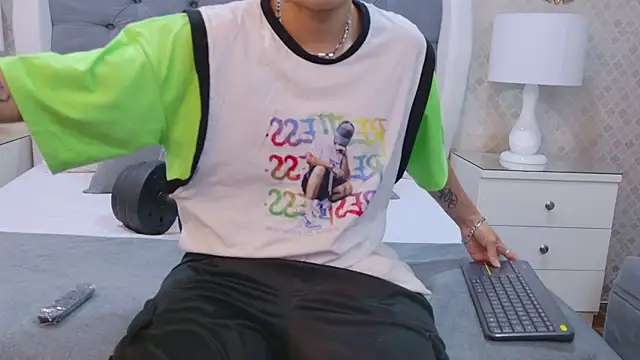 ZoeKrug online show from 27, 9, 2025