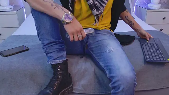 ZoeKrug online show from 15, 11, 2025