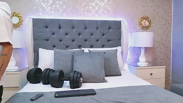 ZoeKrug online show from 17, 12, 2025