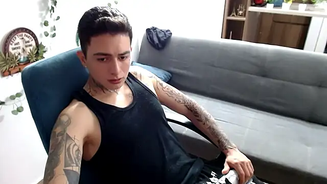 Snapshot of santii_ss chatting on 5, 4, 2026 santii ss online show from 5, 4, 2026