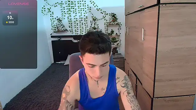 Snapshot of santii_ss chatting on 21, 4, 2026 santii ss online show from 21, 4, 2026