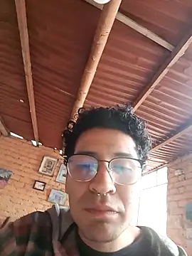 LecheDeSoya666 online show from 27, 9, 2025