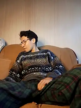 LecheDeSoya666 online show from 28, 10, 2025