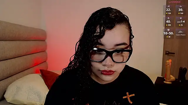 Tiffany-Giil online show from 26, 9, 2025