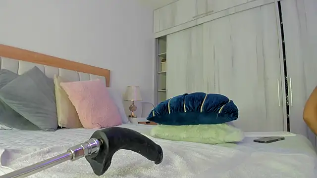 megan rous  online show from 19, 11, 2025