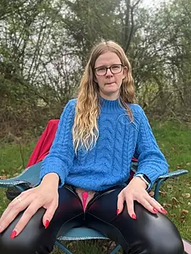 Bikergirl 97 online show from 16, 4, 2026