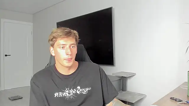 Snapshot of DaniHort chatting on 6, 6, 2026 DaniHort online show from 6, 6, 2026