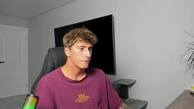 Snapshot of DaniHort chatting on 2, 7, 2026 DaniHort online show from 2, 7, 2026