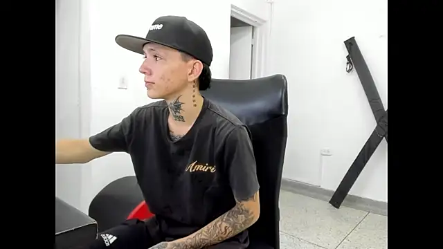 Snapshot of StraightBoy_Nick chatting on 30, 4, 2026 StraightBoy Nick online show from 30, 4, 2026