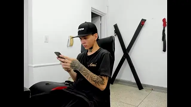 Snapshot of StraightBoy_Nick chatting on 5, 5, 2026 StraightBoy Nick online show from 5, 5, 2026