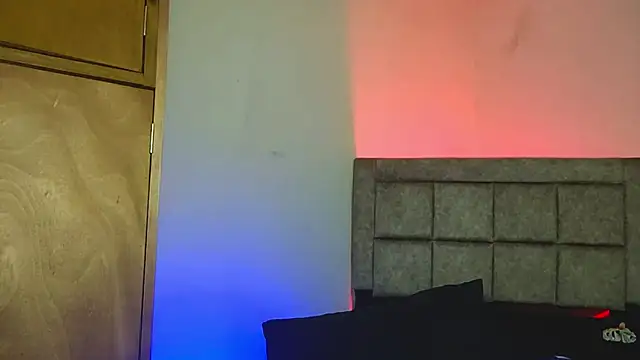 EmilyNoir1 online show from 16, 9, 2025