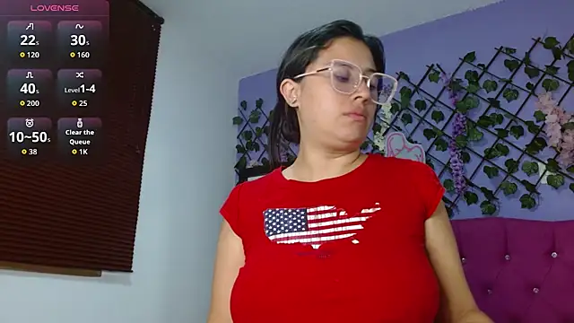 Snapshot of Sophie-Hot- chatting on 7, 4, 2026 Sophie-Hot- online show from 7, 4, 2026